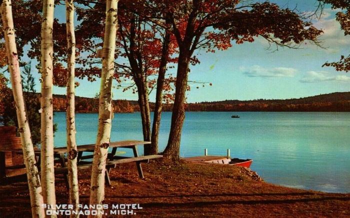 Silver Sands Hotel & RV Park (Silver Sands Motel) - Vintage Postcard